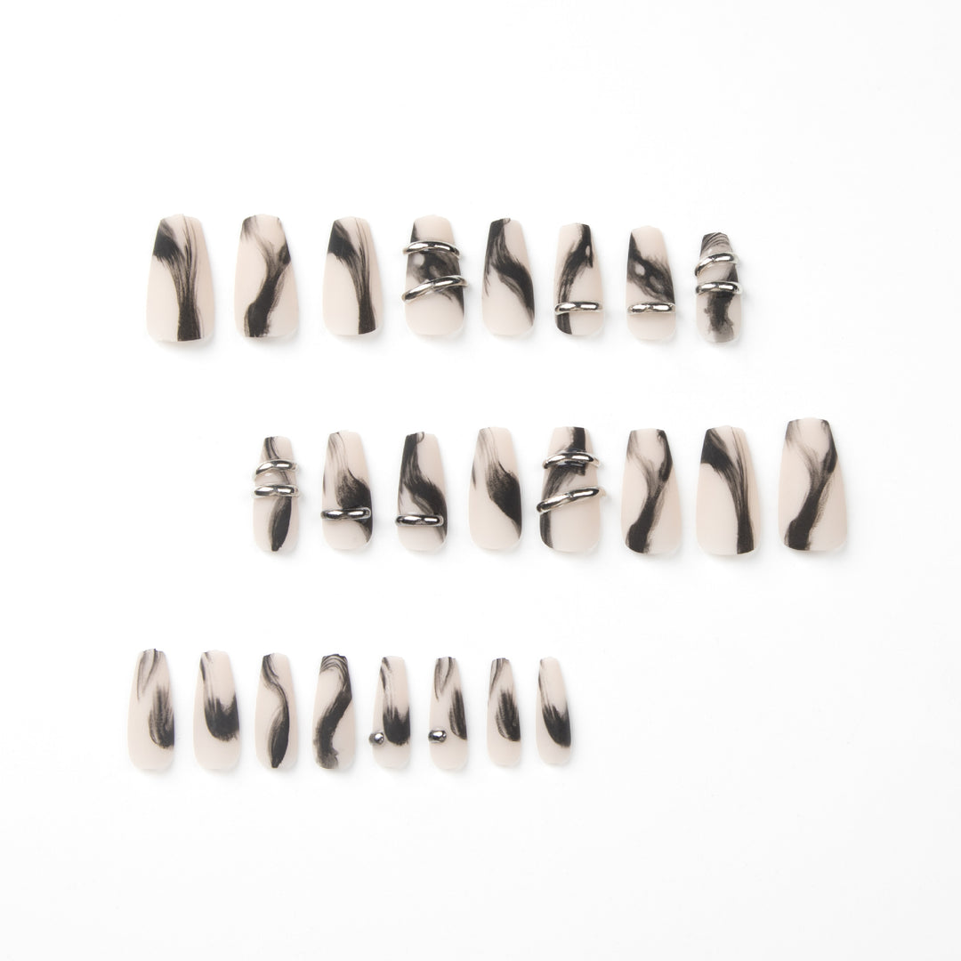 Trendy and creative artificial nails Bowlift