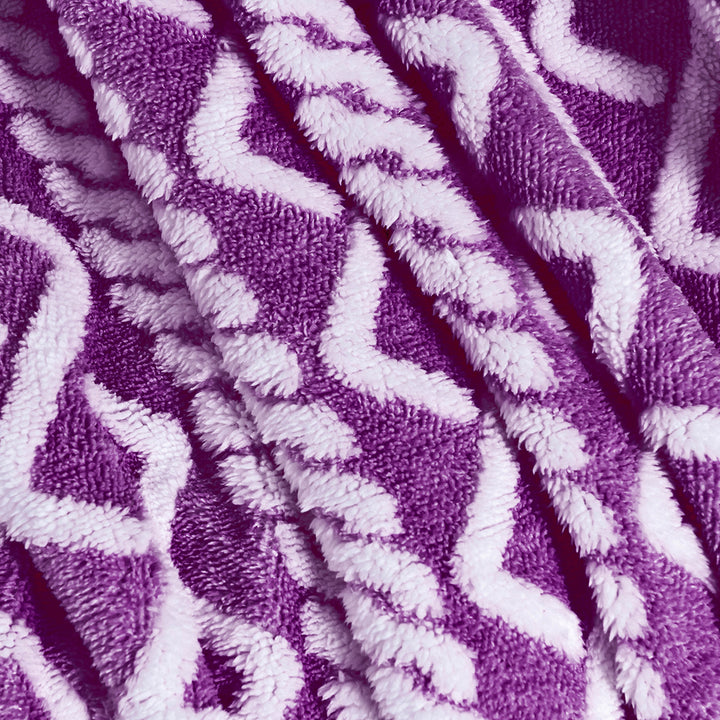 Women’s cuddly blanket in modern Boho design Bowlift