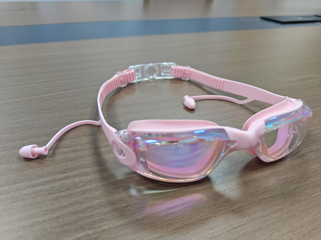 Swim goggles with UV protection and anti-fog Bowlift