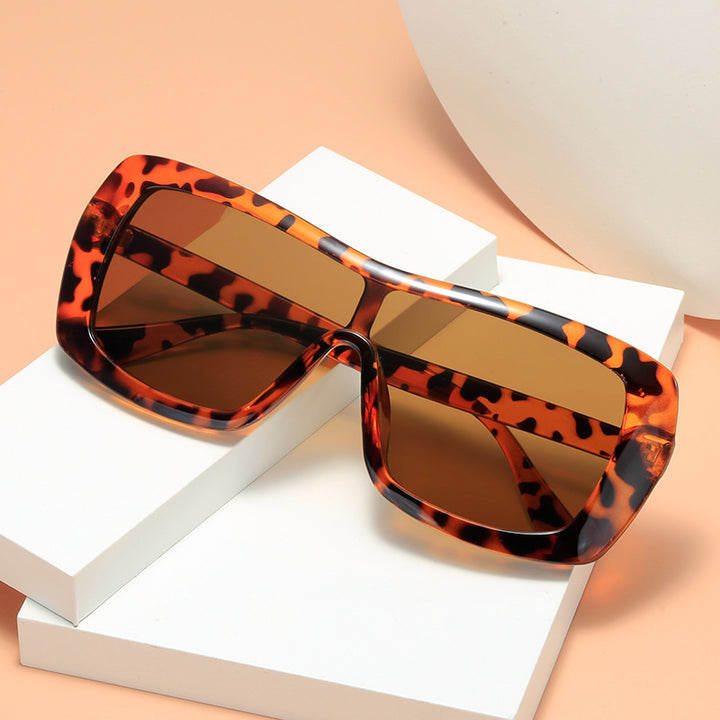 Women's stylish oversized sunglasses in futuristic design Bowlift