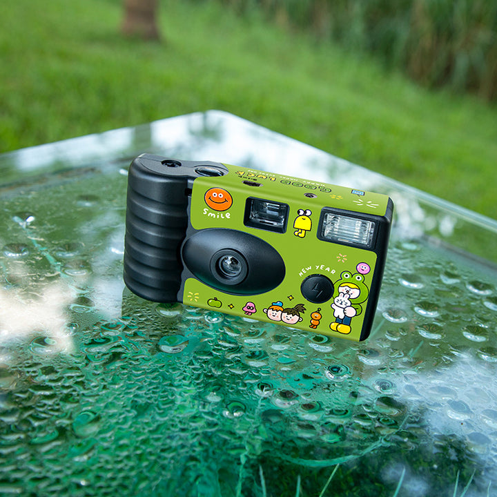 Customizable Fun-Themed Flash Camera Bowlift
