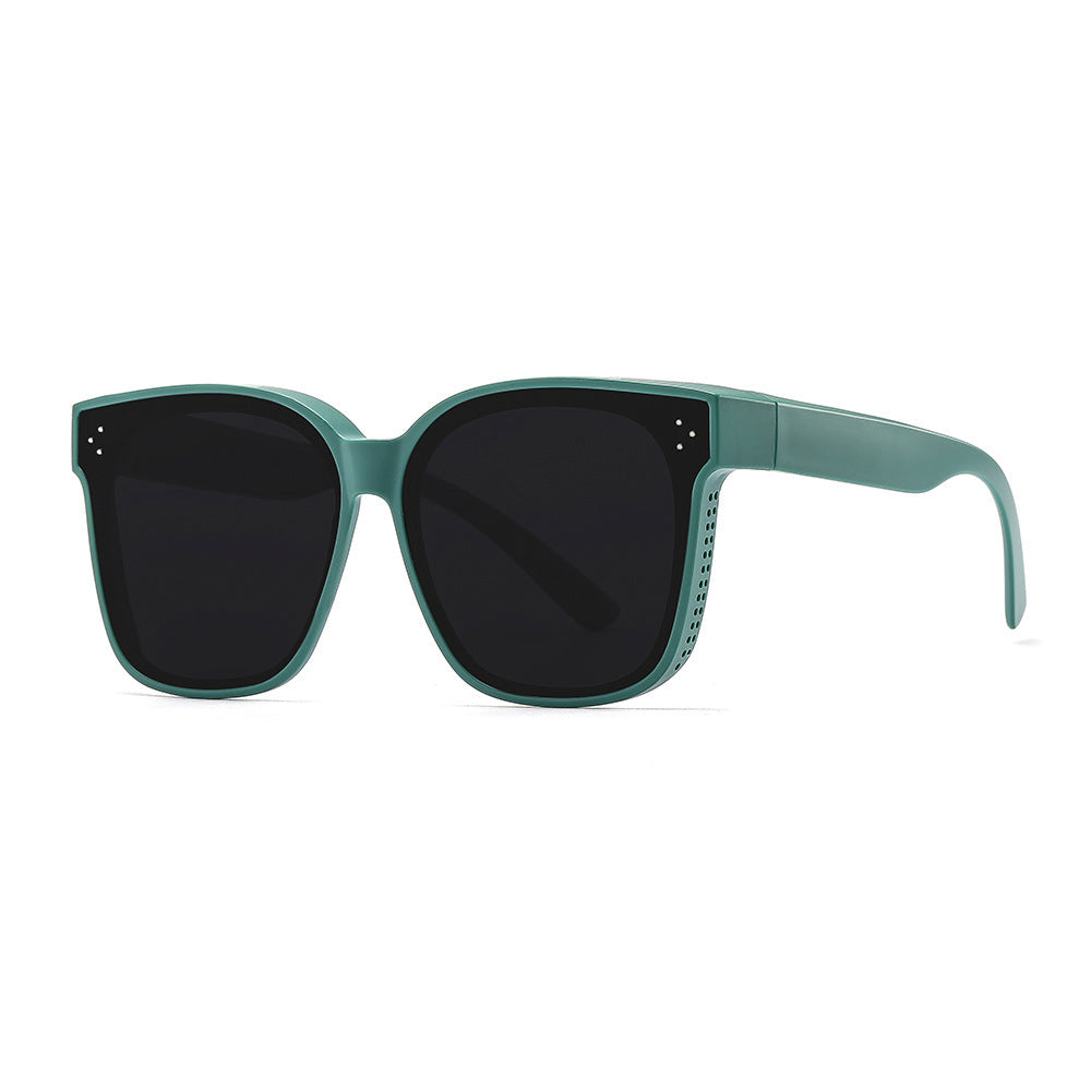 Women Square Sunglasses with Protective UV Filter and Stylish Frame Bowlift