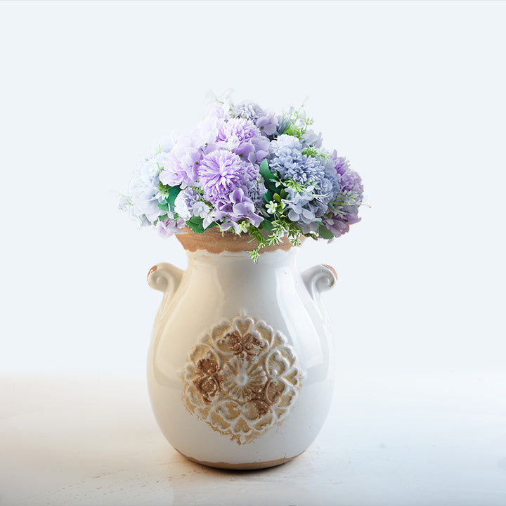 Elegant ceramic vase with decorative pattern Bowlift