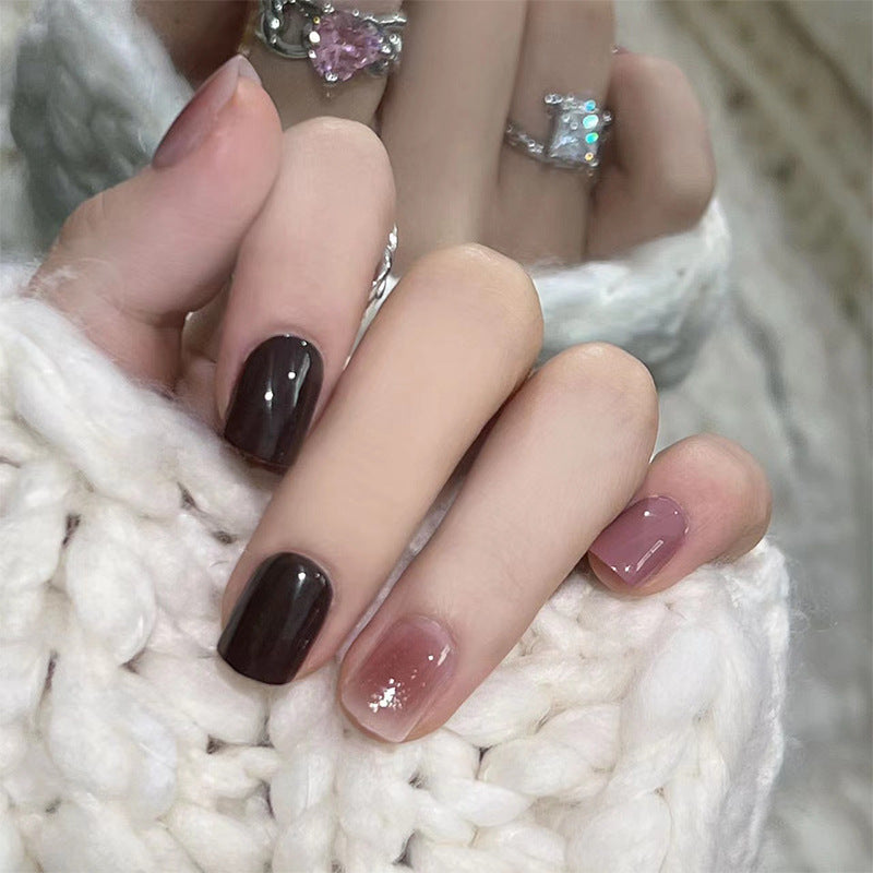 Elegant Nail Art with Glitter and Ombre Effect Bowlift