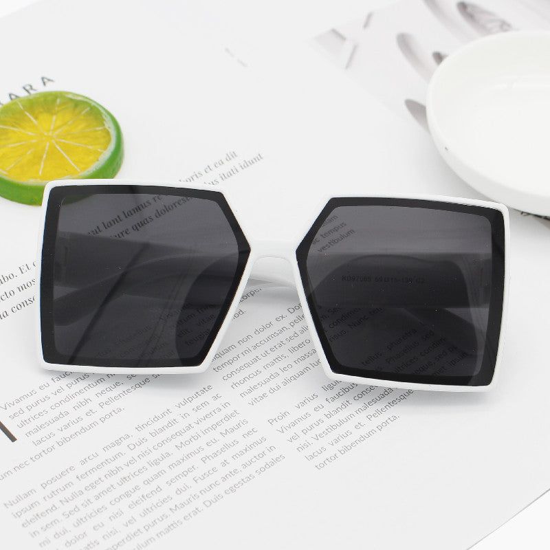 Women's Fashion Oversized Sunglasses with Angular Design Bowlift