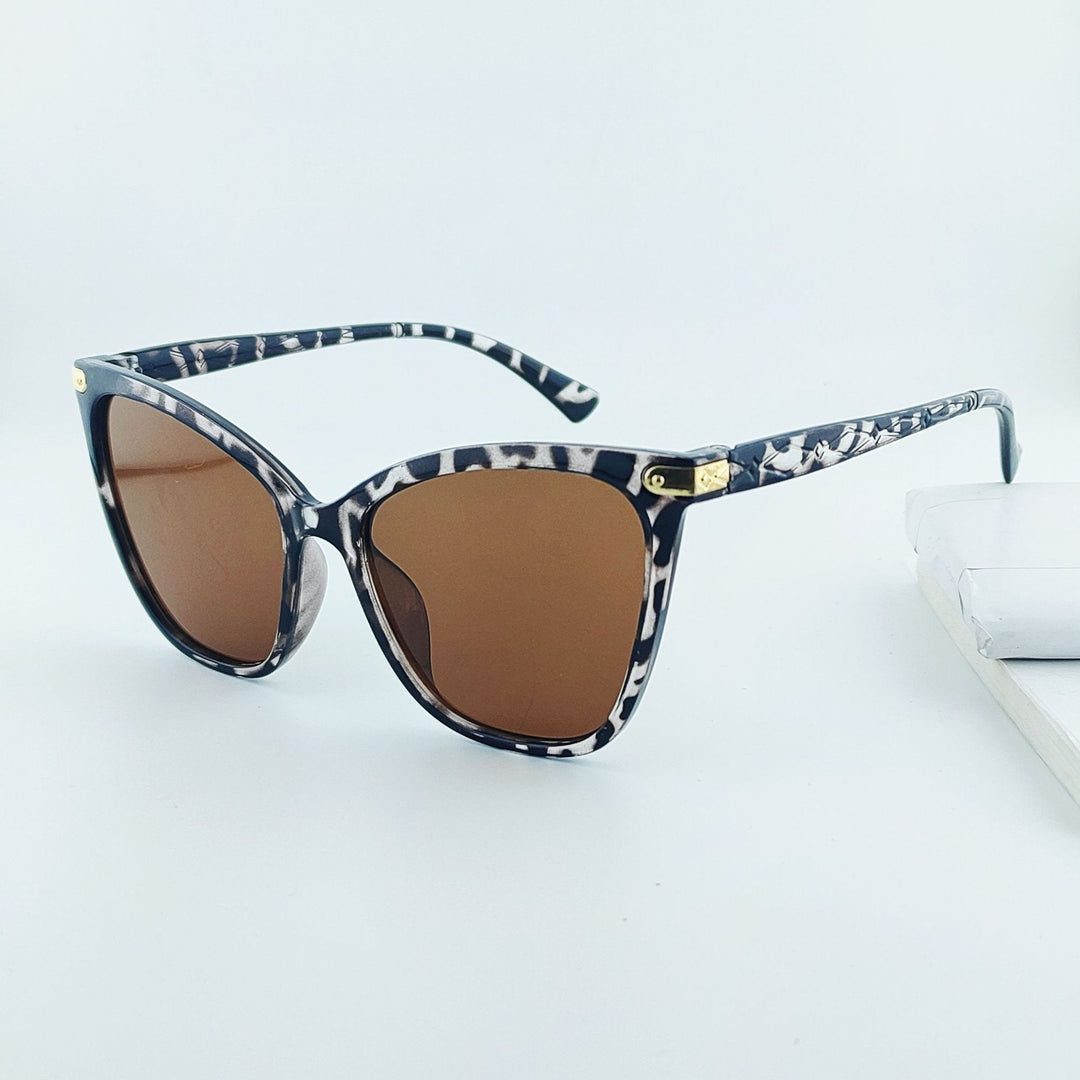 Chic Cat-Eye Sunglasses Bowlift
