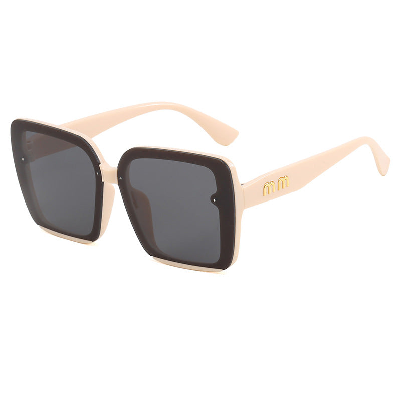 Women fashionable square sunglasses with comfortable design Bowlift