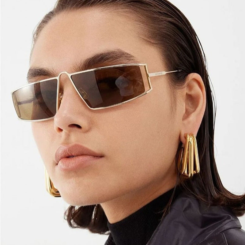 Ladies trendy sunglasses in a futuristic design with square lenses Bowlift