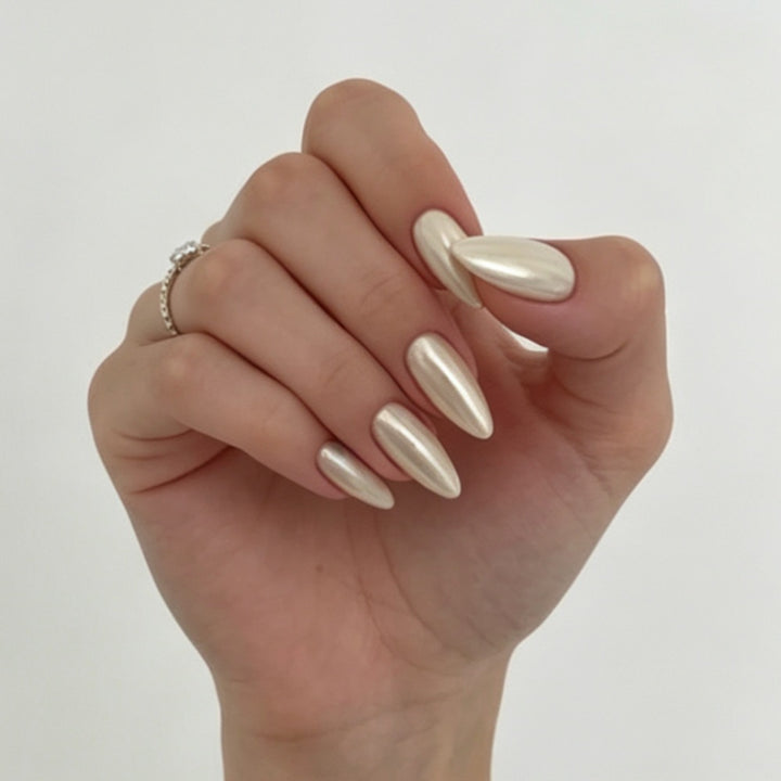 Metallic Almond-Shaped Press-On Nails Bowlift