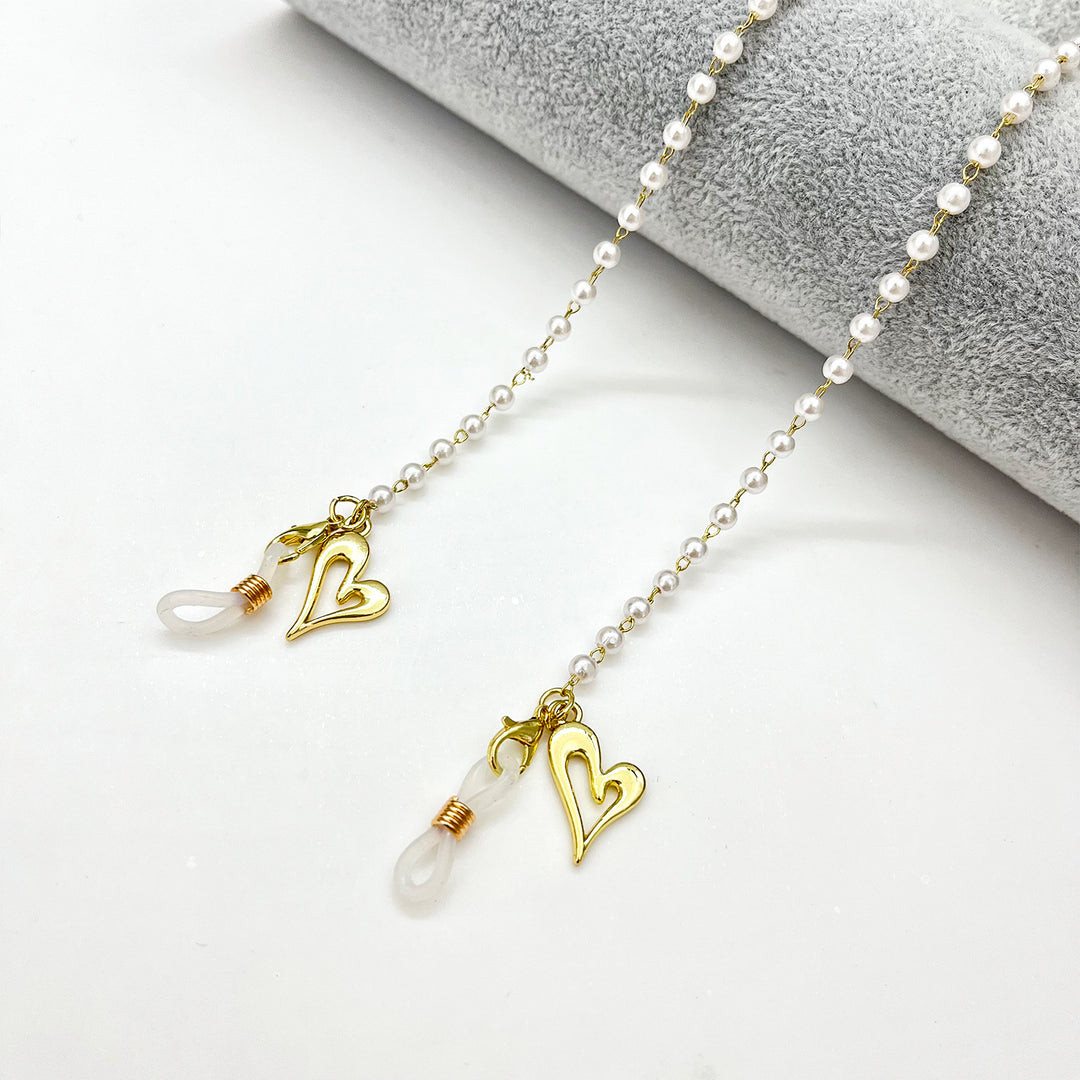 Heart-Shaped Beaded Eyewear Chain Bowlift