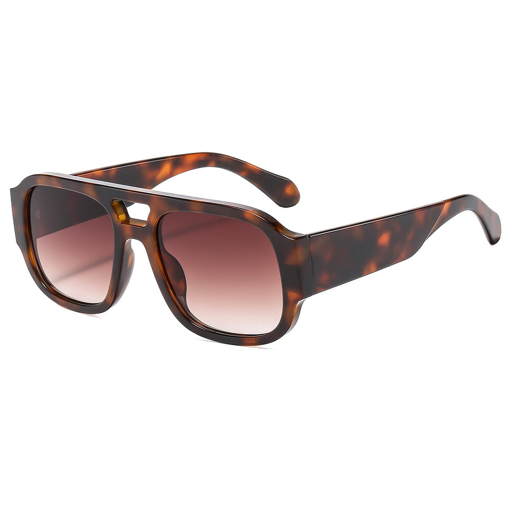 Women’s Athletic Sunglasses in Modern Design with Practical UV Protection Bowlift
