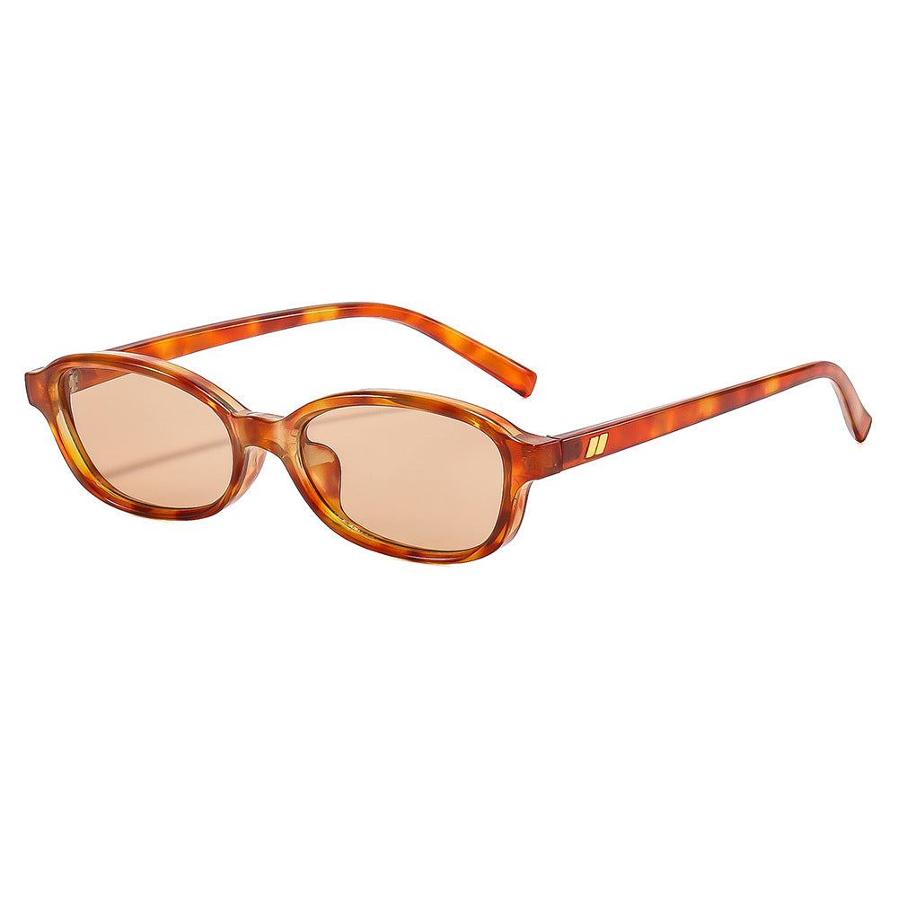 Ladies fashionable sunglasses in stylish oval design with UV protection Bowlift