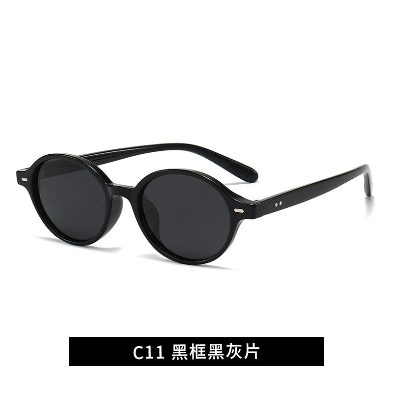 Ladies fashionable sunglasses in classic round design Bowlift