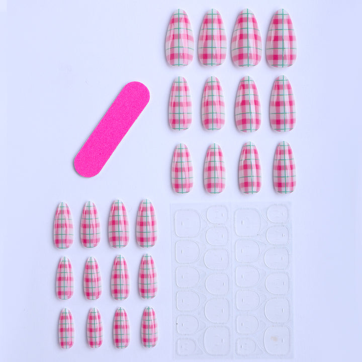Trendy Checkered Pattern Artificial Nails Bowlift