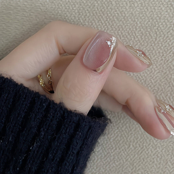Elegant Press-On Nail Art Extensions Bowlift