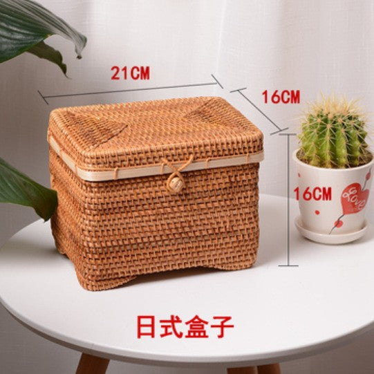 Ladies stylish storage box made of woven natural material Bowlift