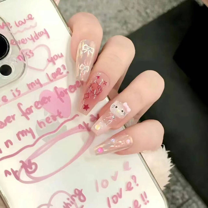 Artistic Floral-Embellished Press-On Nail Art Bowlift