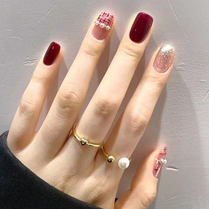 Artfully designed nail art Bowlift