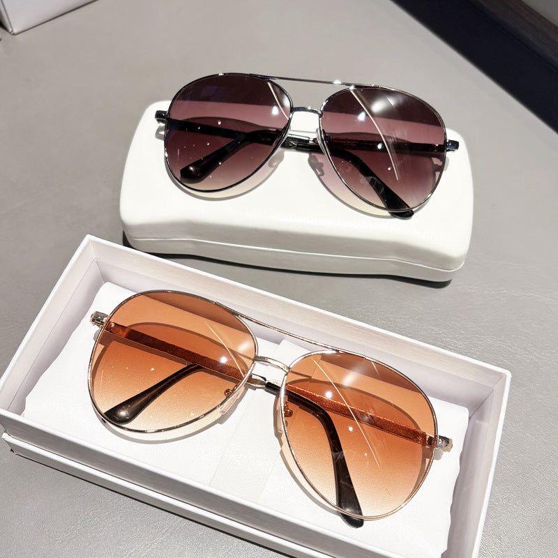 Aviator Style Sunglasses Bowlift