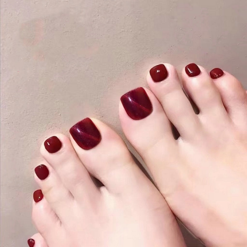 Artificial nails with elegant shine Bowlift