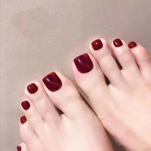 Artificial nails with elegant shine Bowlift
