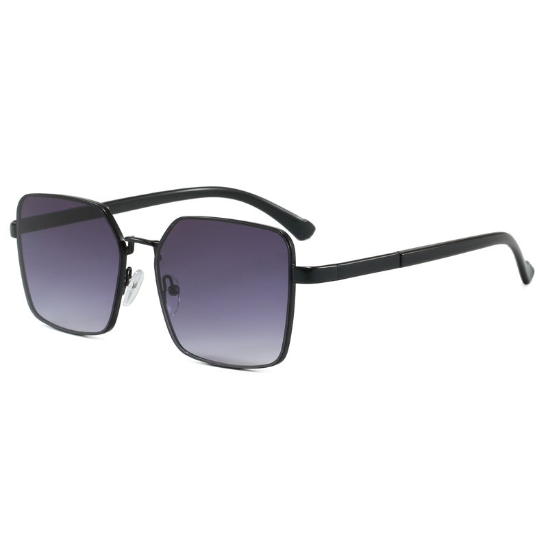 Women's fashionable sunglasses in square design with gradient lenses Bowlift