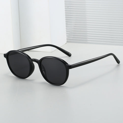 Ladies fashionable sunglasses in classic oval design Bowlift