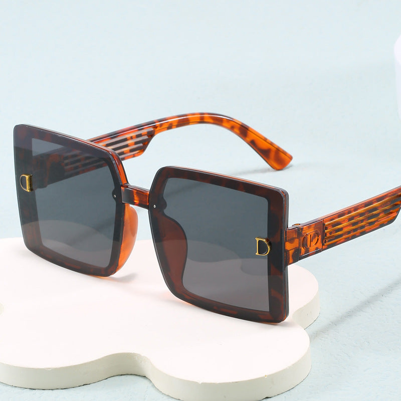 Women square sunglasses with ergonomic frame and UV protection Bowlift