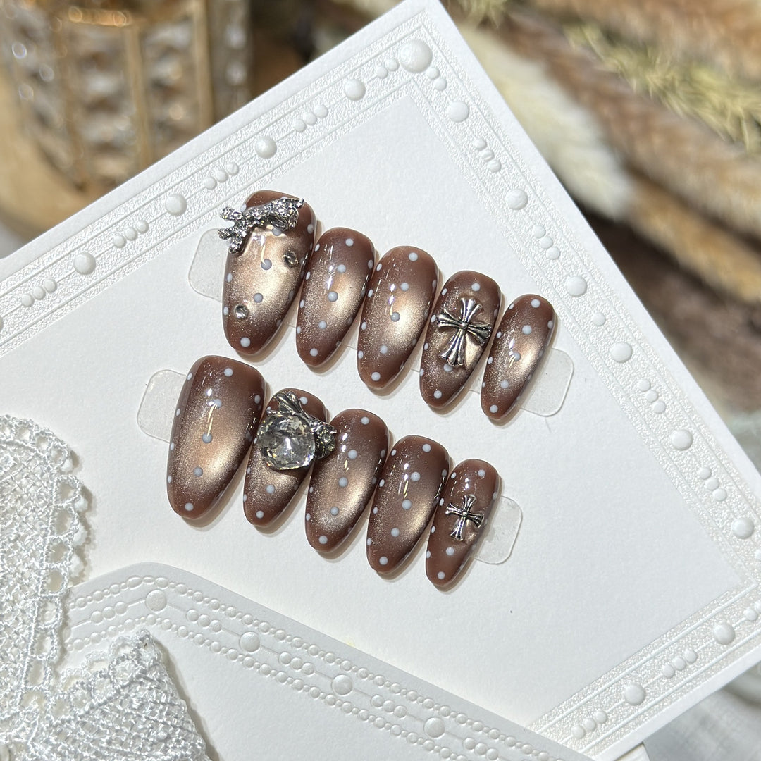 Decorative Press-On Nail Art Set with Elegant Accents