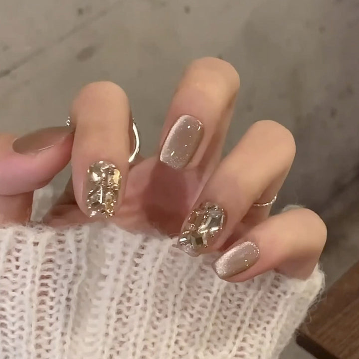Elegant Nail Art Bowlift