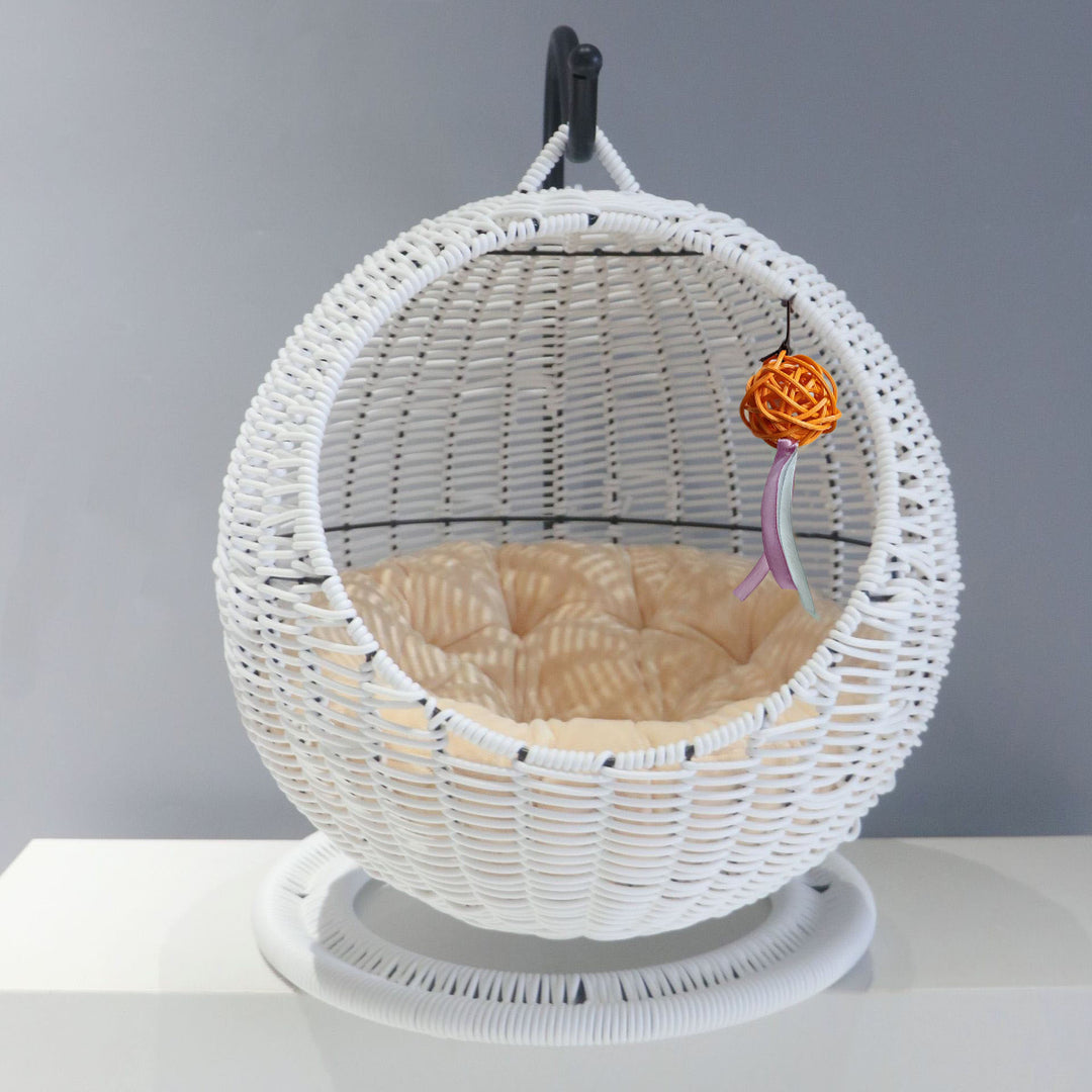 Hanging chair made of natural material Bowlift