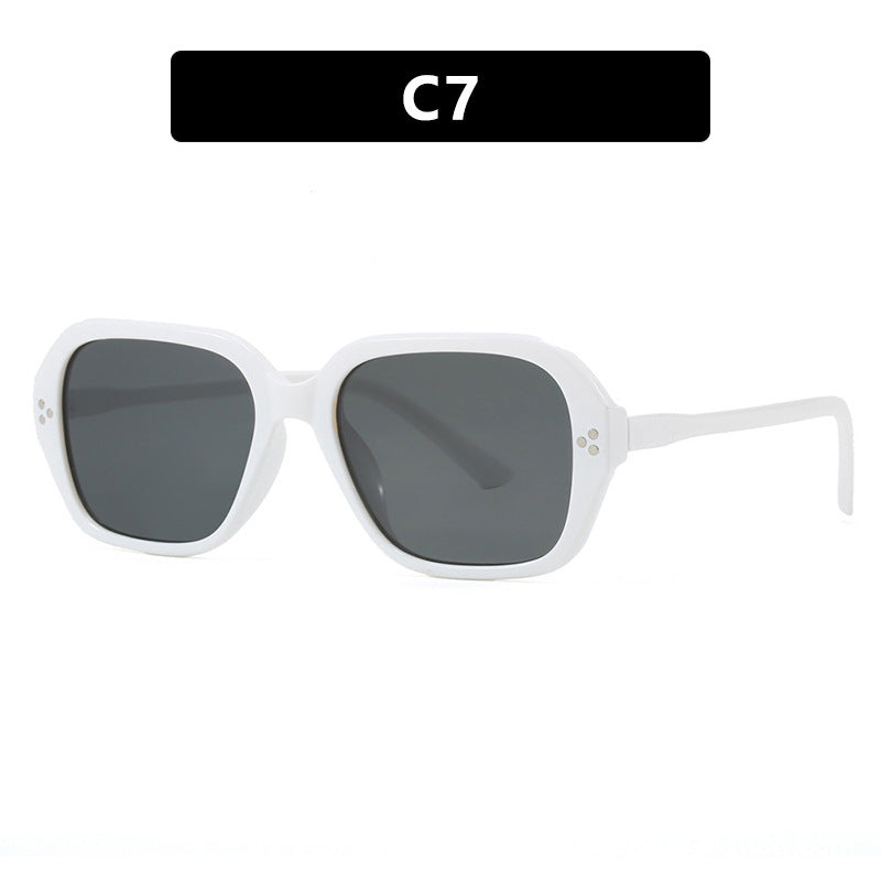 Women stylish sunglasses in trendy geometric design Bowlift