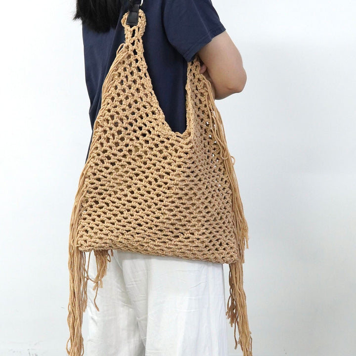 Structured beach bag with fringe details Bowlift