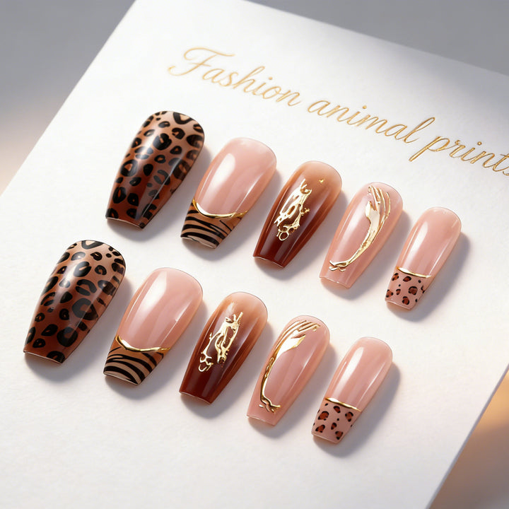 Acrylic nail set with glamorous golden accents Bowlift