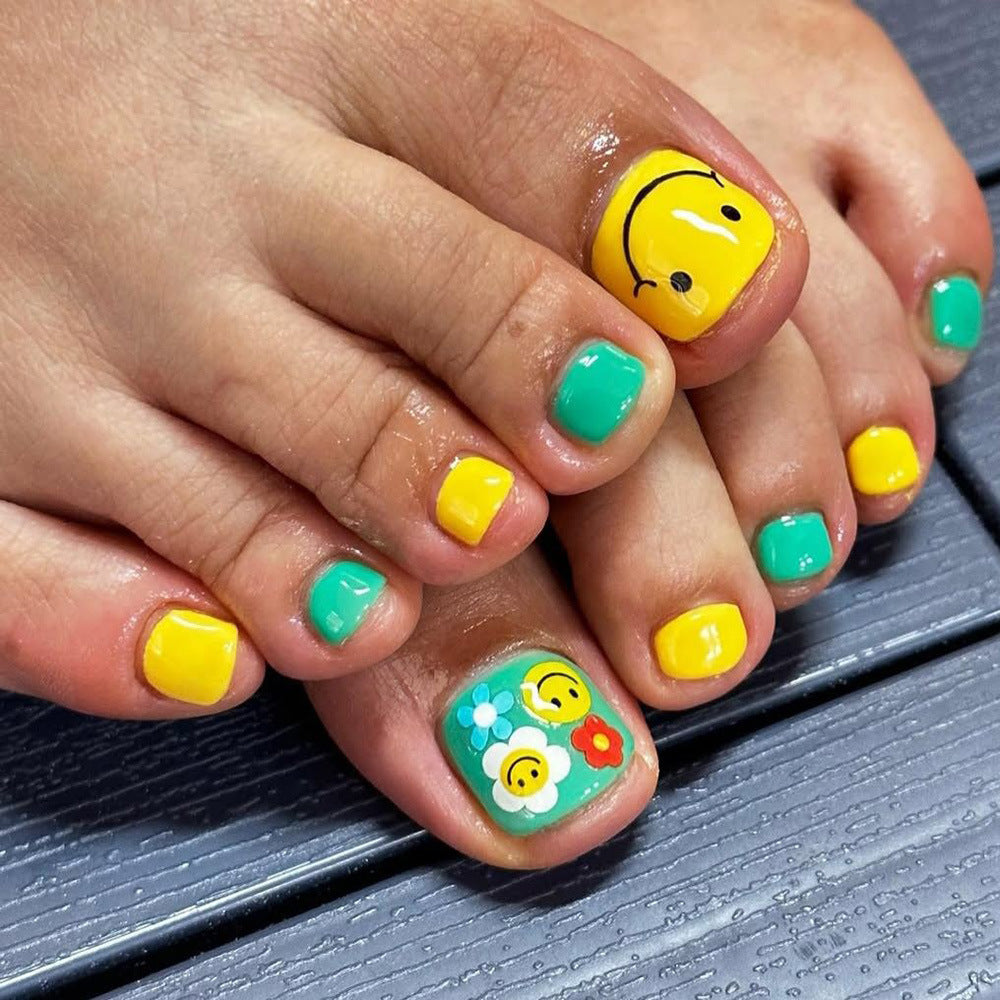 Trendy Toenail Art Bowlift