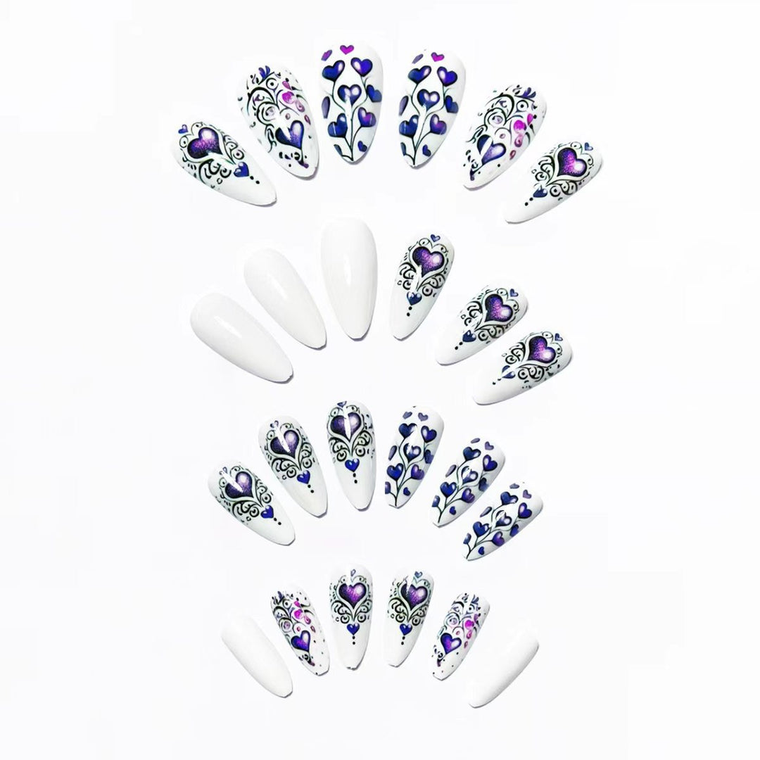 Artificial nails with romantic heart design Bowlift