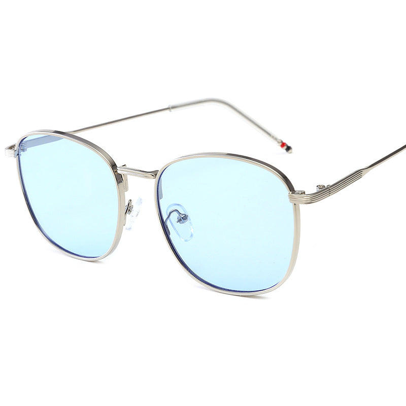 Ladies stylish oversized sunglasses with glamorous metal frame Bowlift