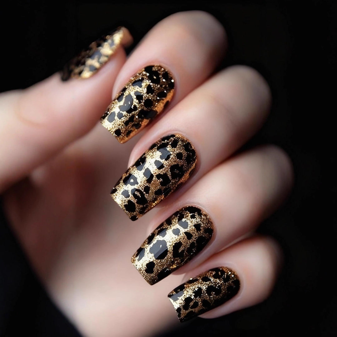 Elegant Artificial Nails with French Manicure and Glitter Effects Bowlift