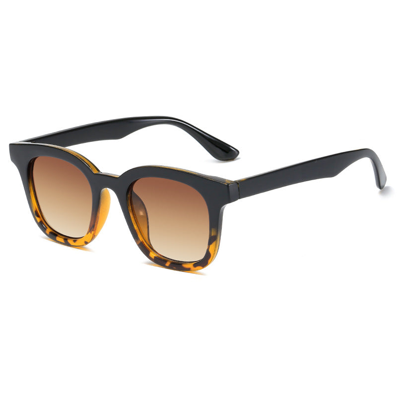 Ladies Fashionable Oversized Sunglasses with Luxurious Design Bowlift