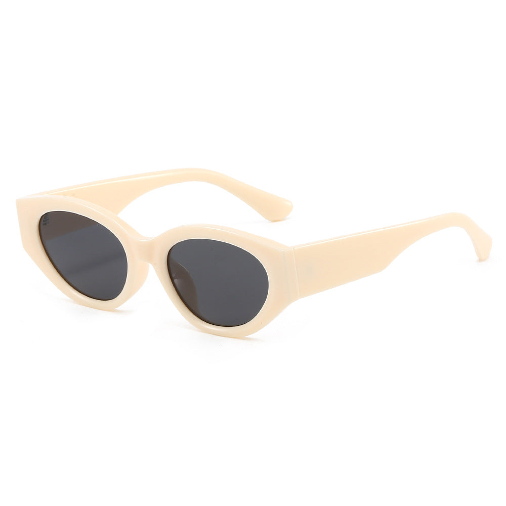 Women Cat-Eye Sunglasses with modern, transparent frame and UV protection Bowlift