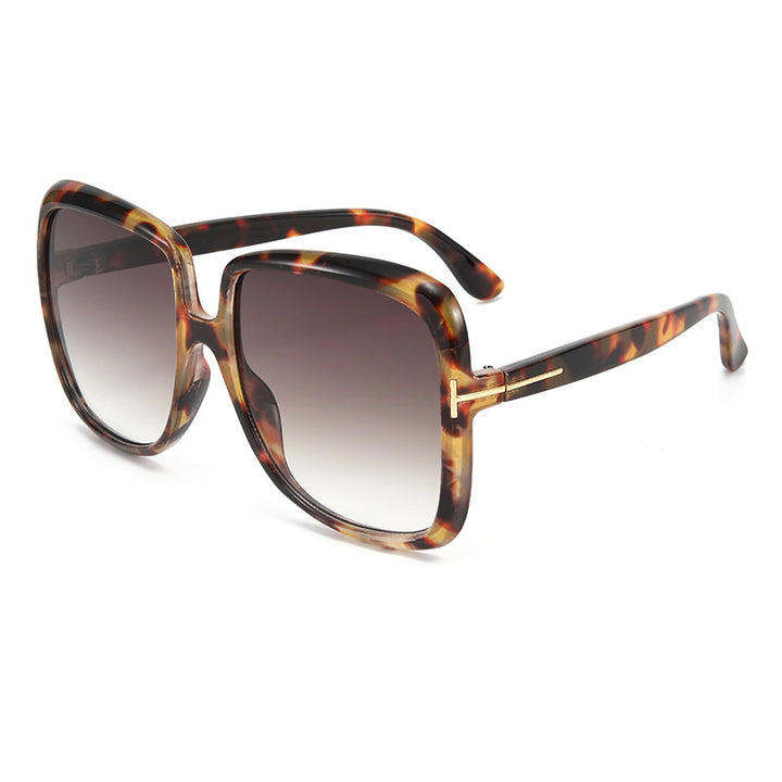 Women elegant oversized sunglasses with delicate frame Bowlift