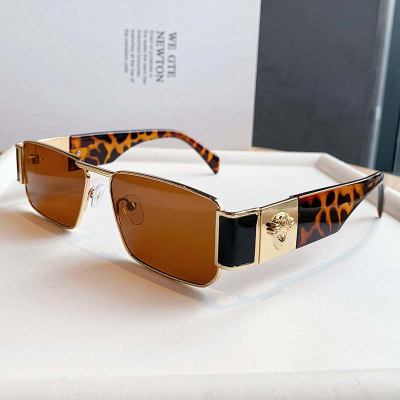 Women's designer sunglasses with luxurious frame and trendy cut Bowlift