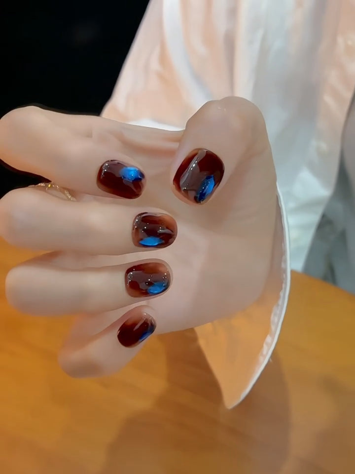 Artificial Nails in Modern Gradient Colors Bowlift