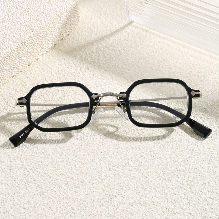 Fashionable Oversized Sunglasses in Modern Design Bowlift
