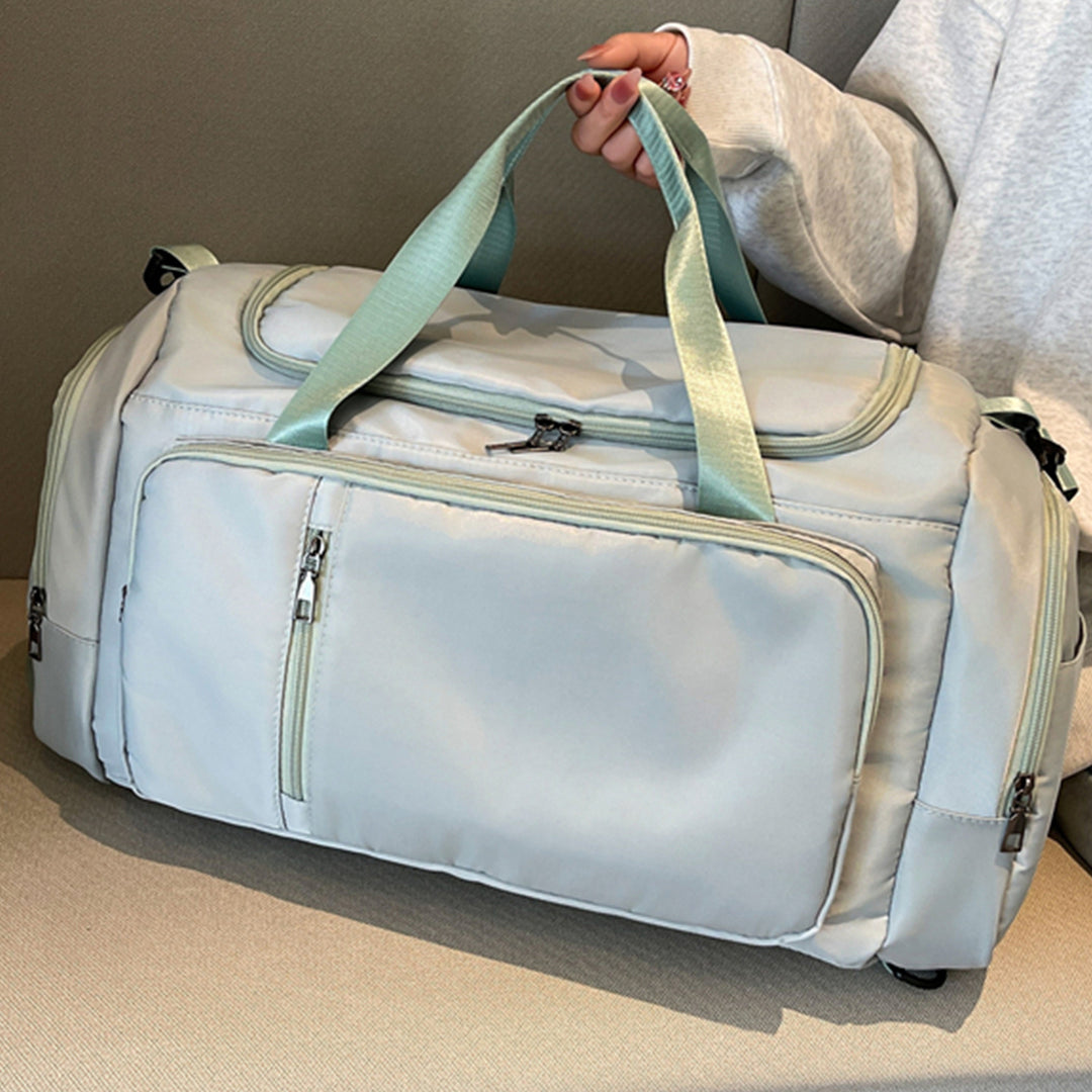 Travel bag with versatile storage and robust zippers Bowlift