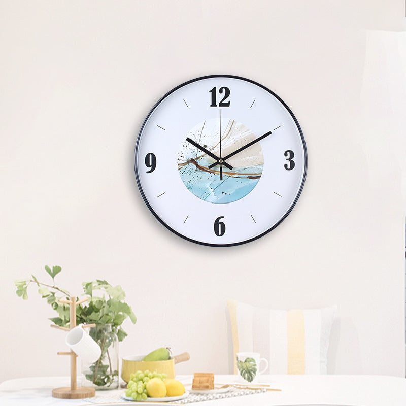 Wall clock with elegant leaf pattern Bowlift