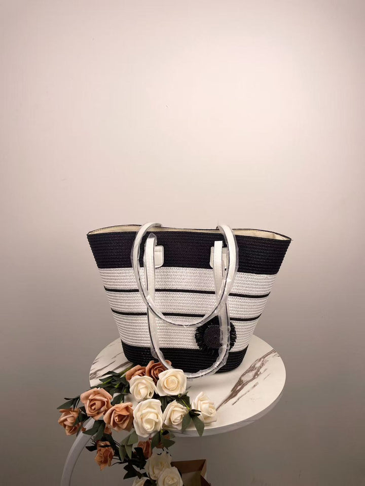Elegant Beach Bag with Matching Sun Hat Bowlift
