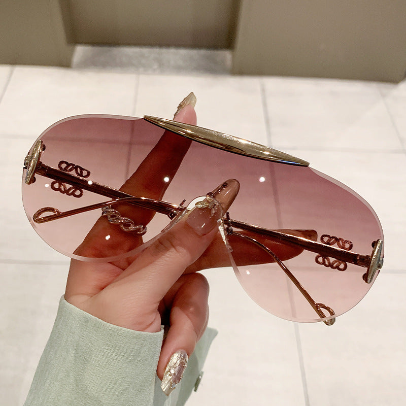 Women elegant oversized sunglasses with stylish transparent frame Bowlift
