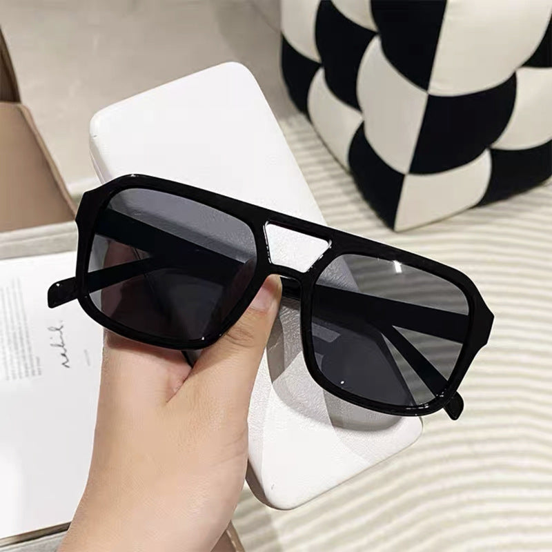 Women's fashionable oversized sunglasses with striking pattern Bowlift