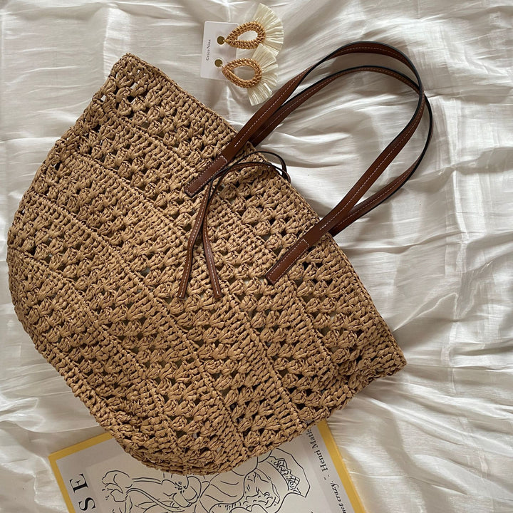 Handcrafted straw tote bag Bowlift